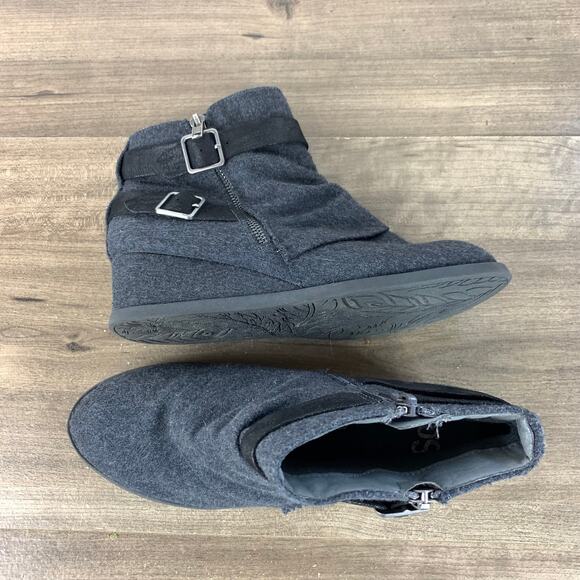 So Womens Ankle Boots Wedge Size 9 M Gray Suede Heels Buckle Zip Bootie - Picture 2 of 10